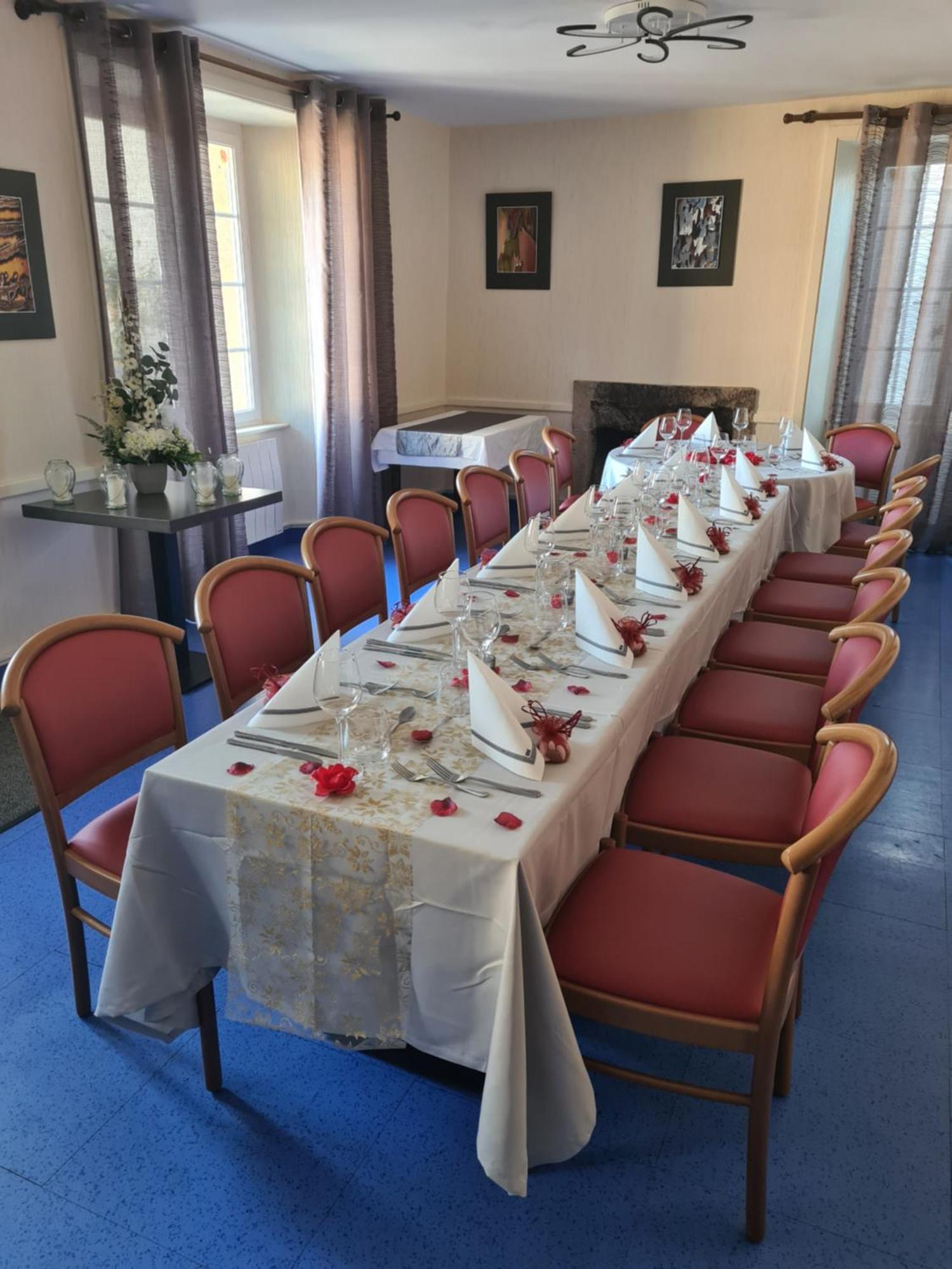 Hotel Saint Julien Aux Bois エクステリア 写真