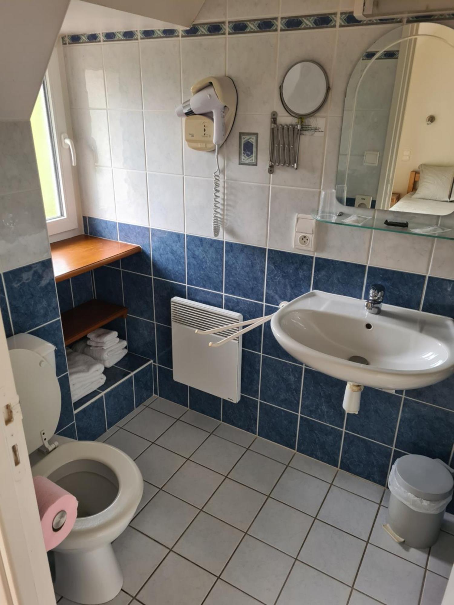 Hotel Saint Julien Aux Bois エクステリア 写真